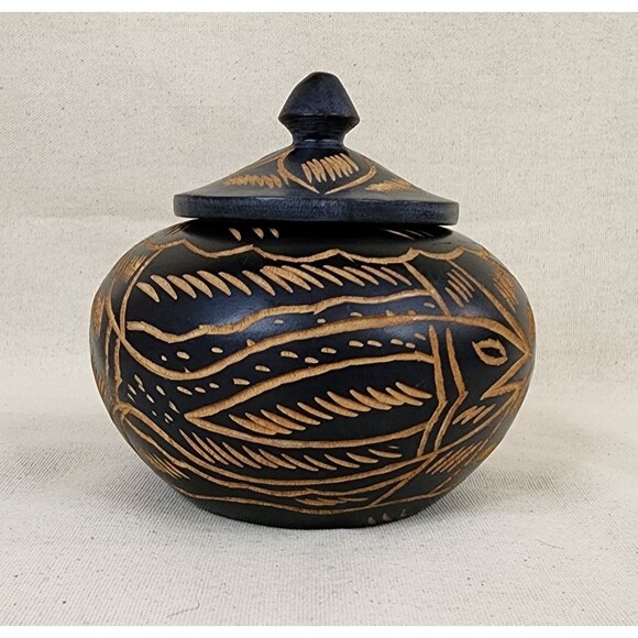 Vintage SE Asian Hand-Carved Black & Natural Wood Lidded Bowl (1950s–1980s) - Picture 3 of 10